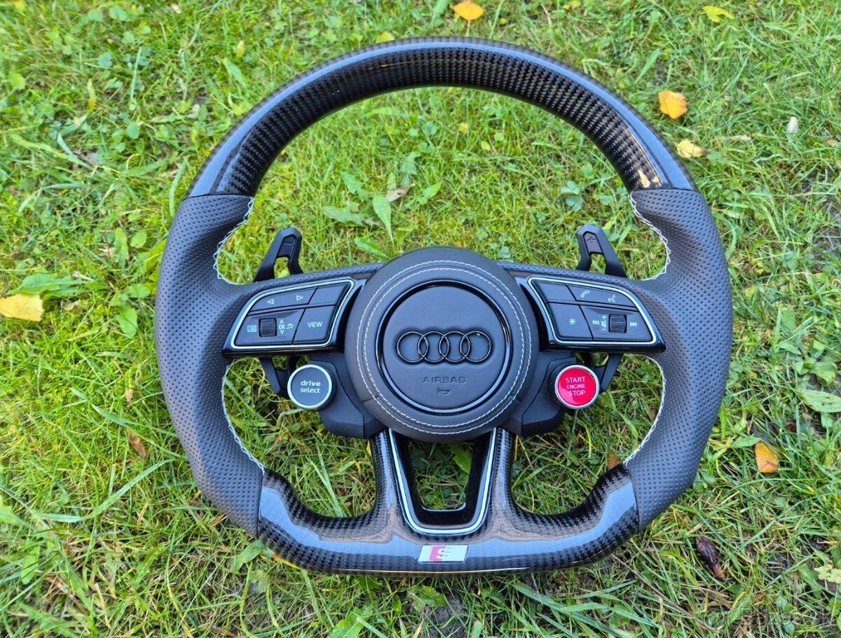 -AUDI R8 VOLANT SPORTOVY START/STOP - DRIVE SELECT - 10
