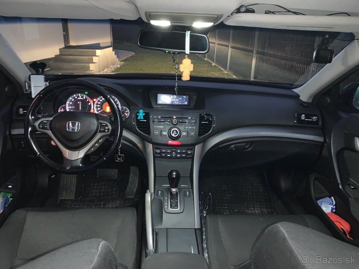 Honda Accord 2.0 VTEC automat - 10