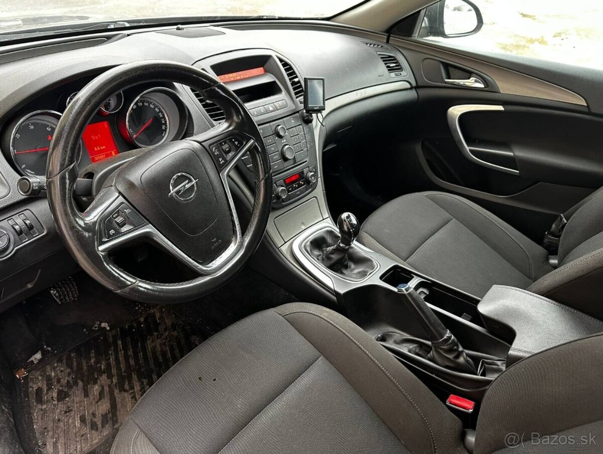 Opel Insignia 2.0 CDTI - 10