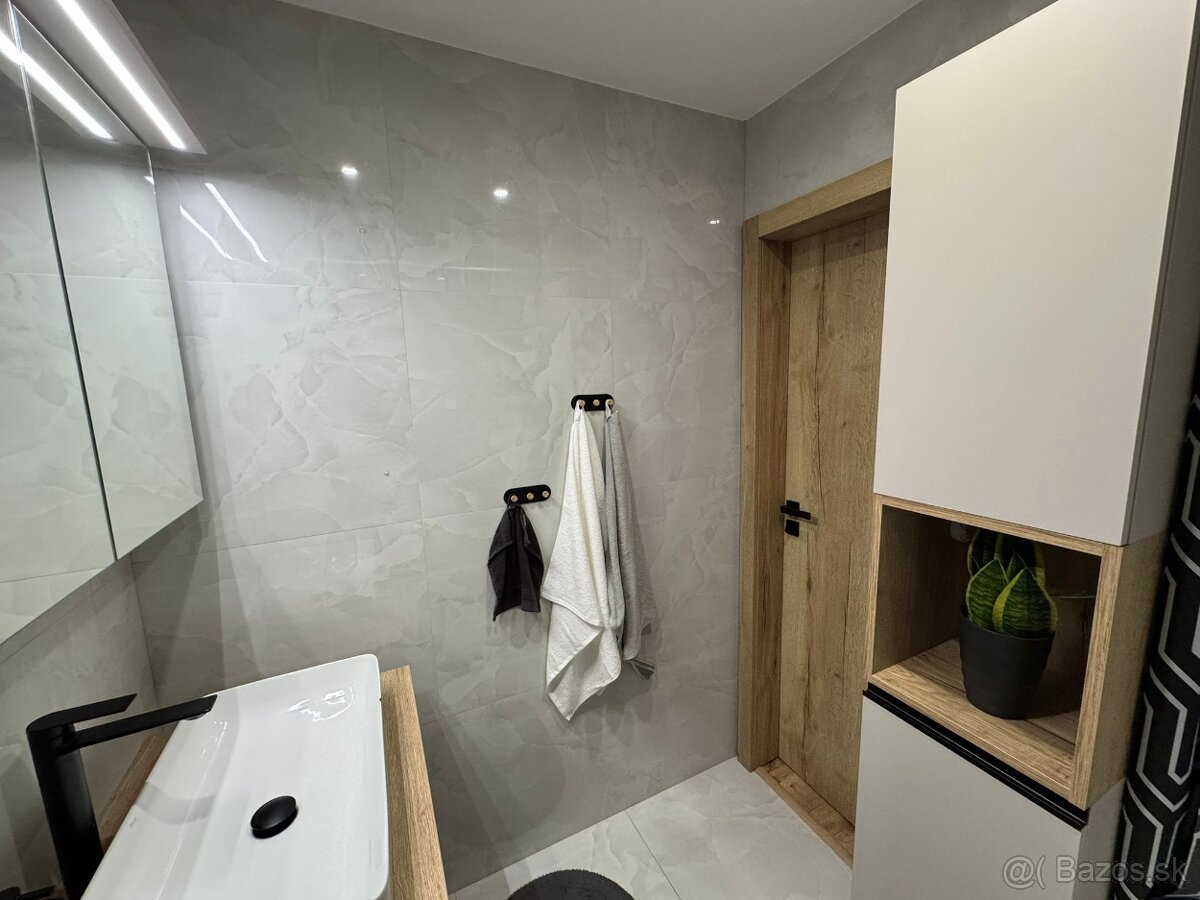 NA PREDAJ alebo VÝMENU ZA DOM: 4-izbový byt, Prievidza - 10