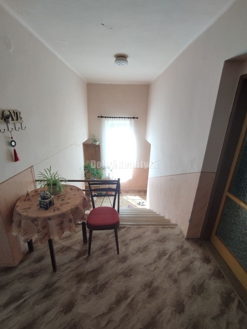 Super ponuka - príjemný rodinný dom pre viacčlennú rodinu s - 10