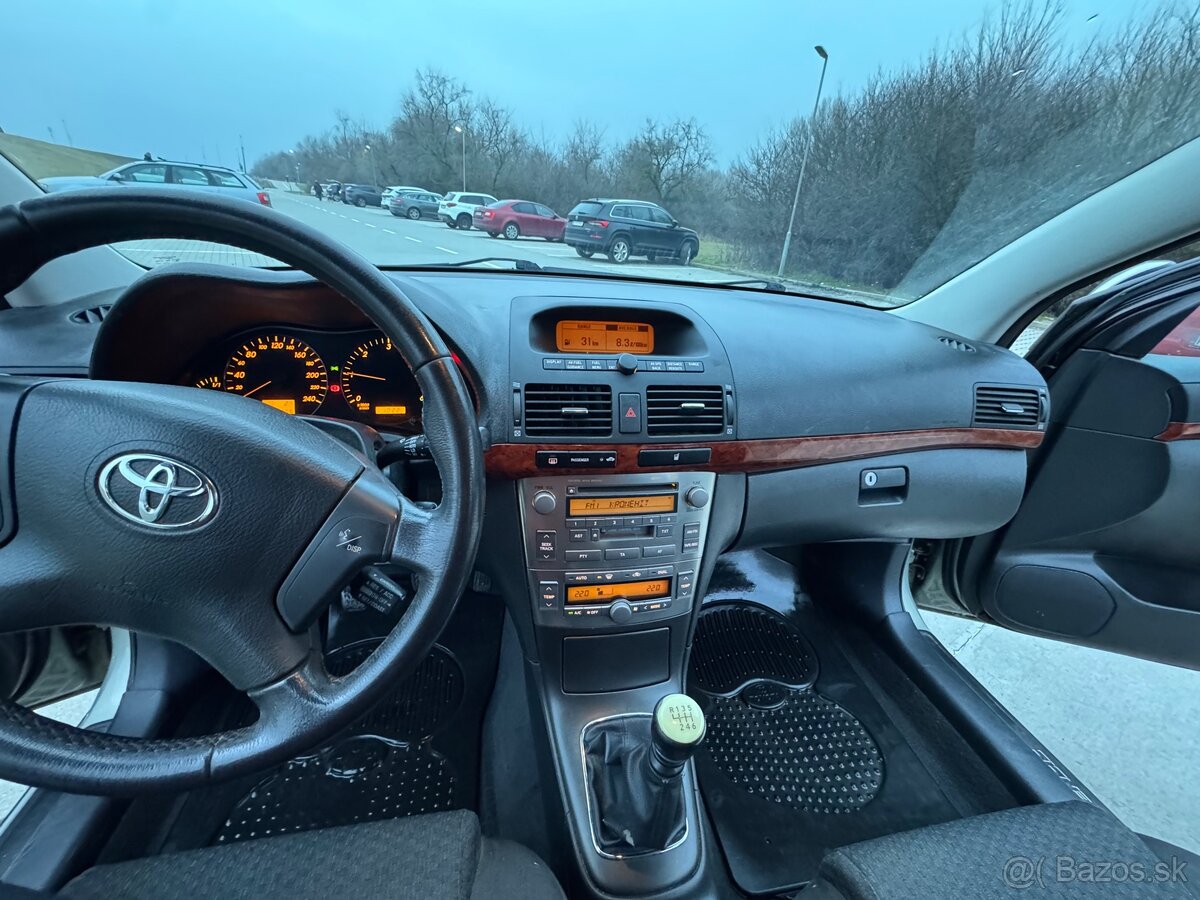 Toyota Avensis Kombi 2.2 D-4D - 10