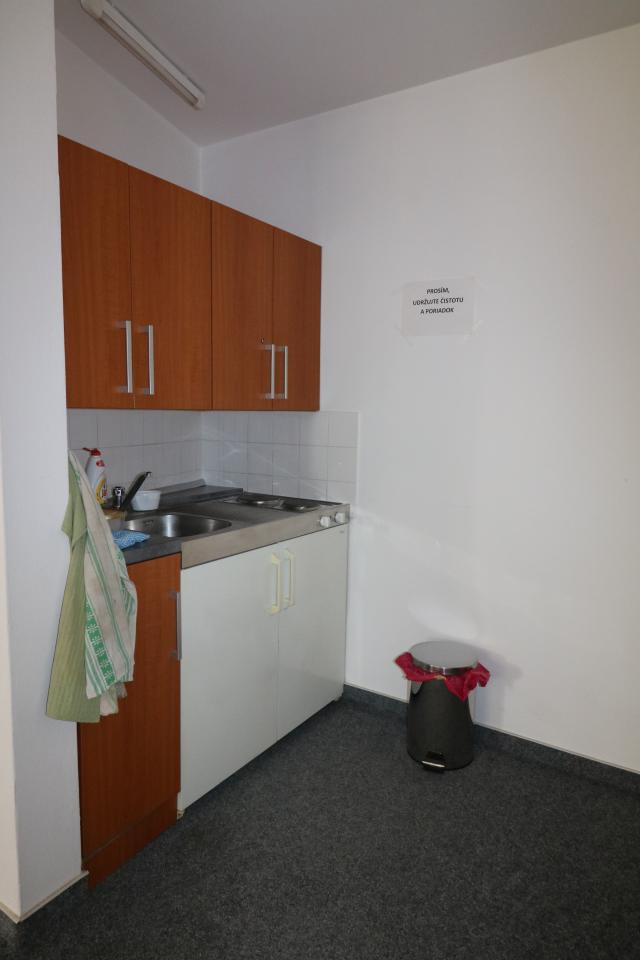 Prenájom obchodno - administratívneho priestoru Bytčická ul. - 10