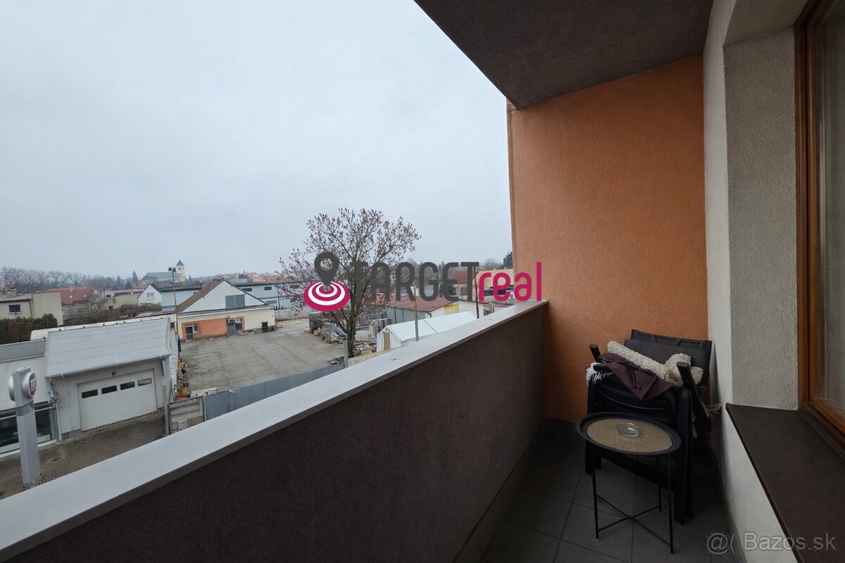 Na prenájom - Elegantný 2-izbový byt s balkónom v peknej byt - 10