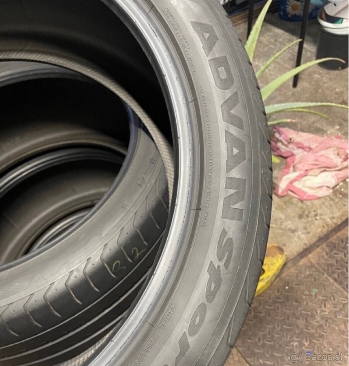 Yokohama 285/40 R21 letné - 10