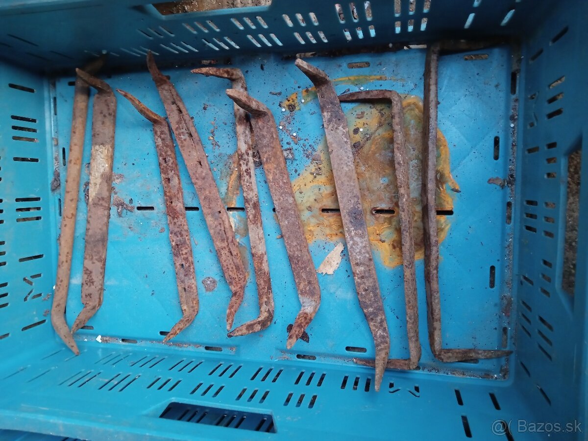 Kované klince klamre - 10