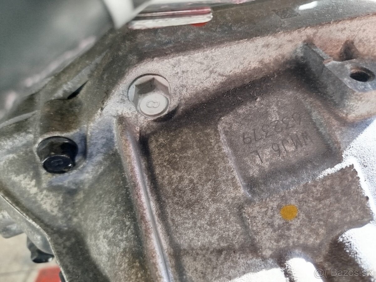 Zadný nárazník tucson NX4 400€ Kufor tucson NX4 600€ - 10