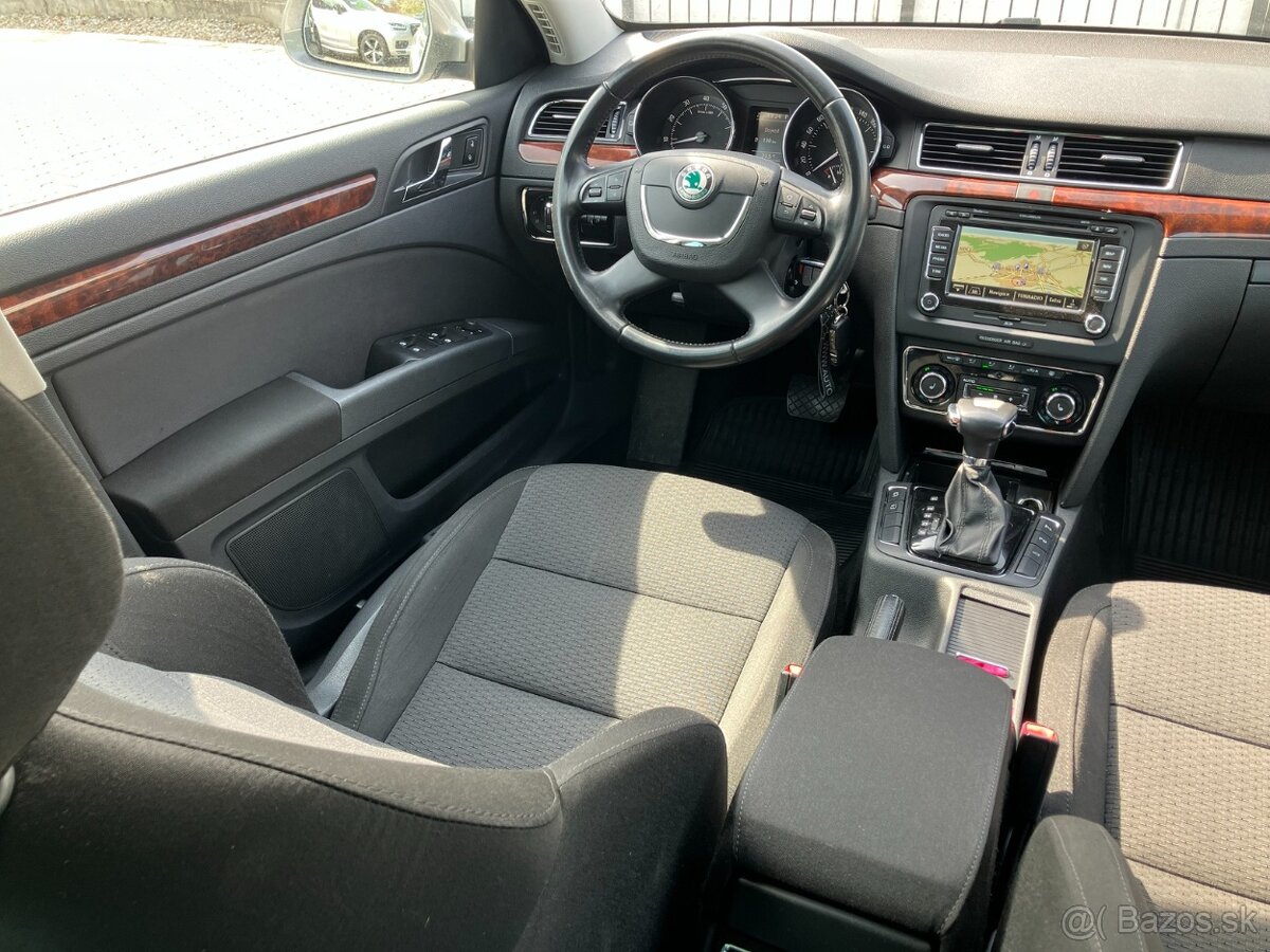 Škoda Superb Combi 2.0 TSI 147 kW Elegance DSG - 10