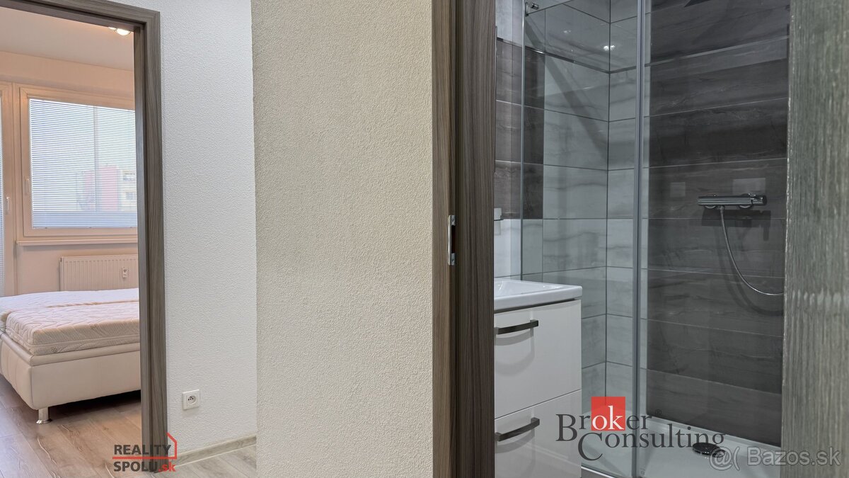 PRENÁNAJOM, 2-izbový byt s dvomi balkónmi a vlastným parkova - 10