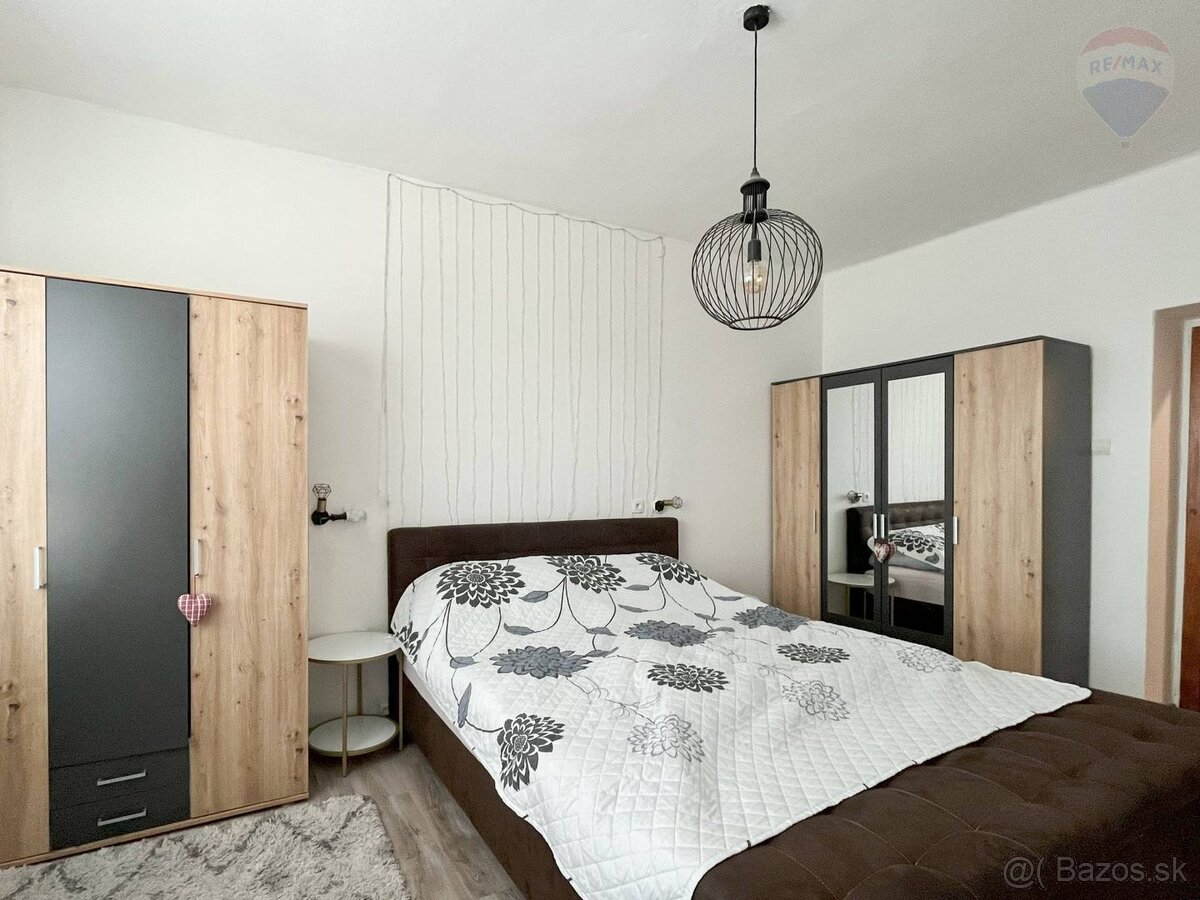 PREDANÉ Predaj: 3-izbový byt s krbom priamo v centre L - 10