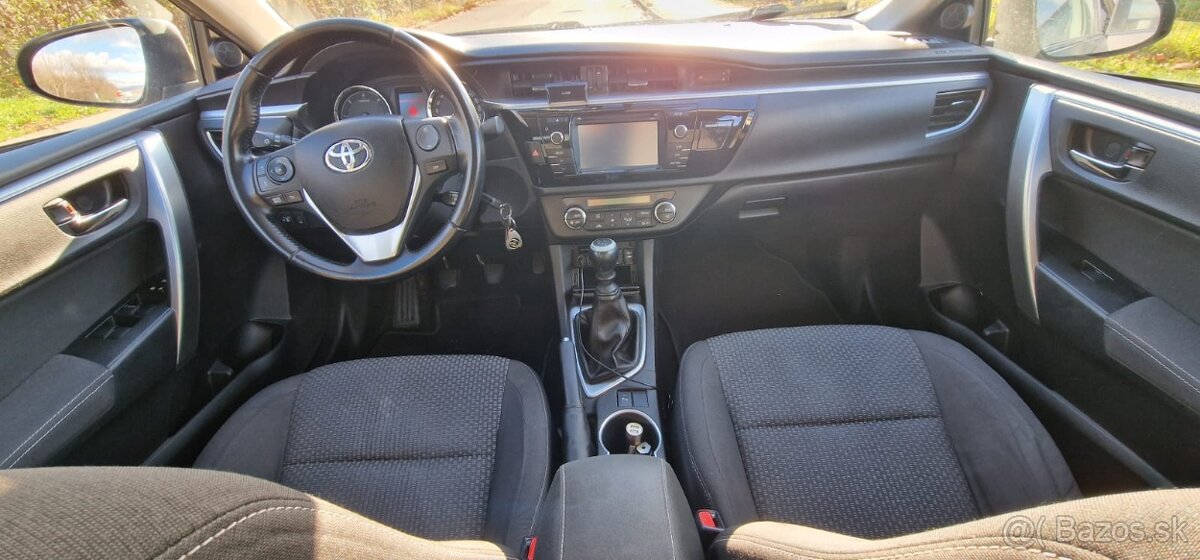 Toyota Corolla 1.4 Diesel, Zlata 2015+navigacia+2x komplety - 10