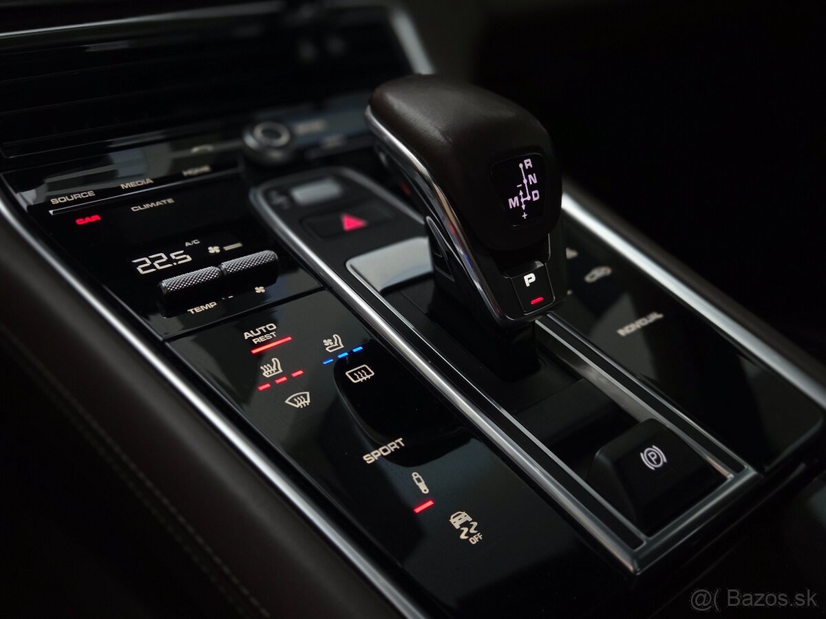 Porsche Panamera Turbo 4.0 V8 - 10