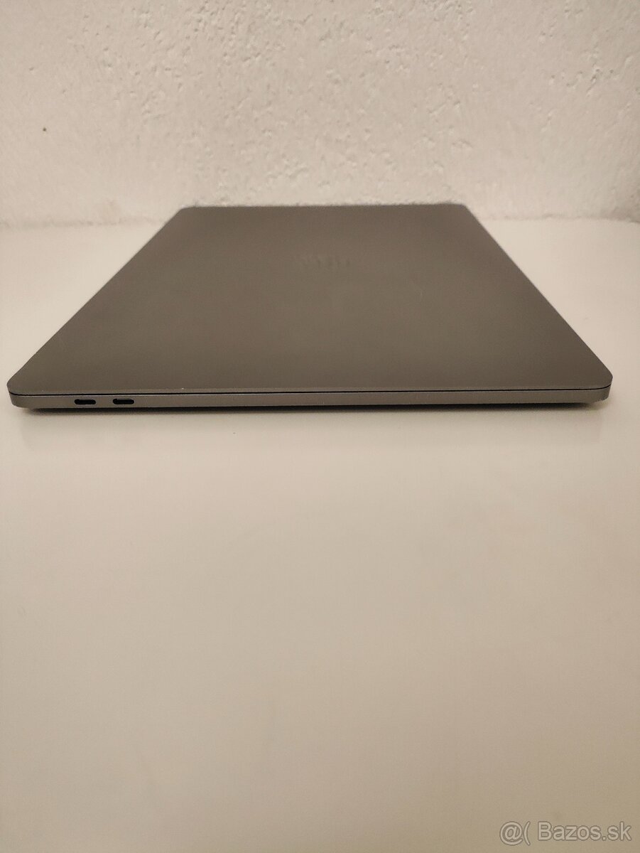Apple MacBook Pro 15 (2018 A1990) | Intel Core i7 • 32 GB RA - 10