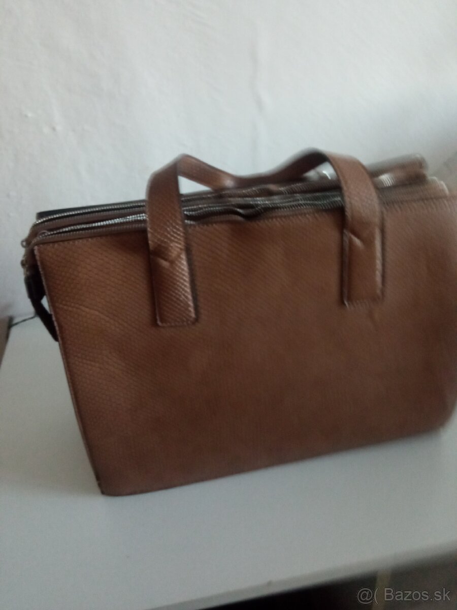 Dámska hnedá kabelka - 10