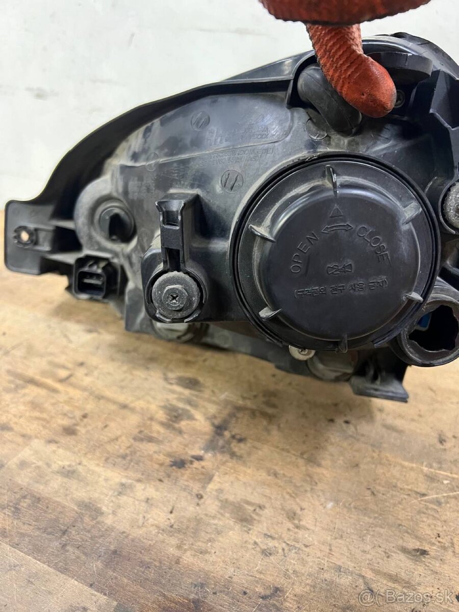 Predné svetla Hyundai Tucson 1 - 10