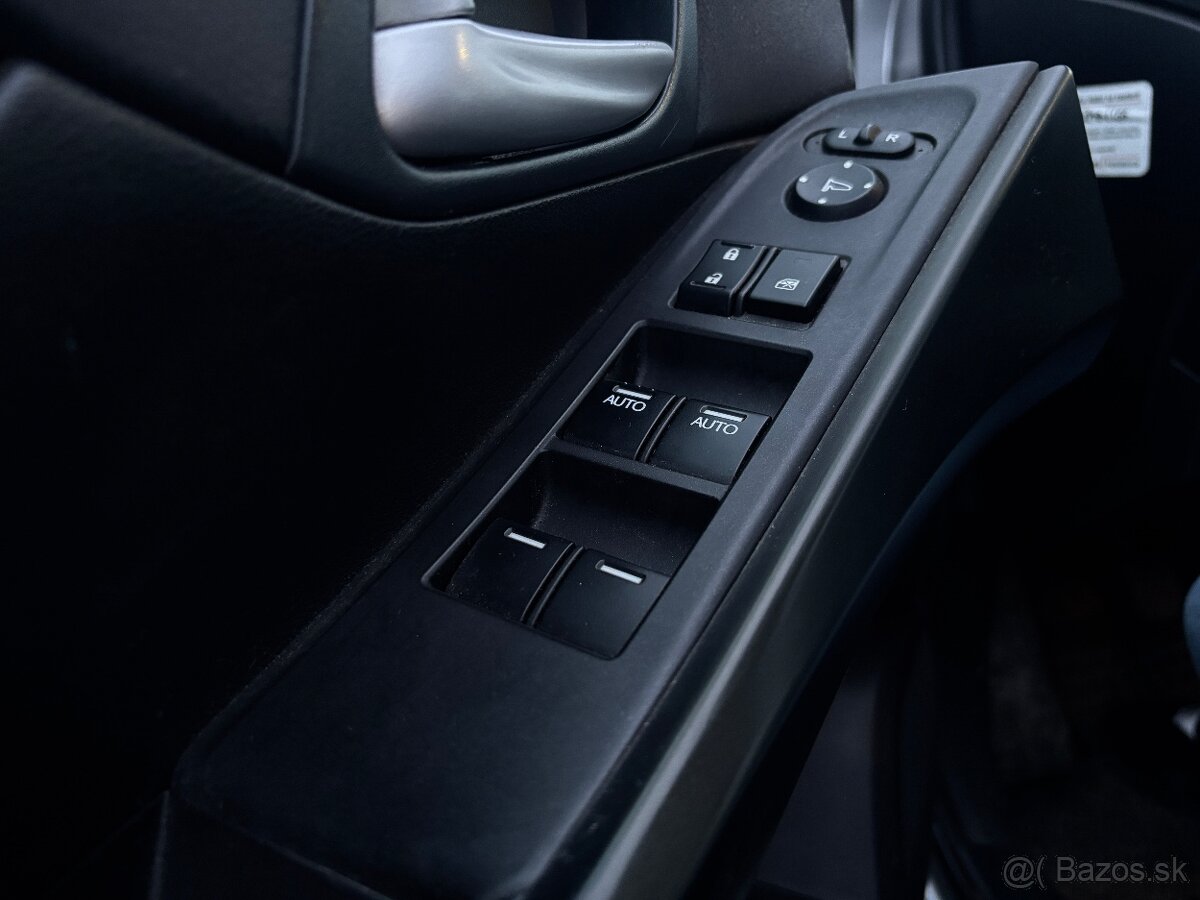 Honda Civic 1.4 Vtec 9.generácie - 10