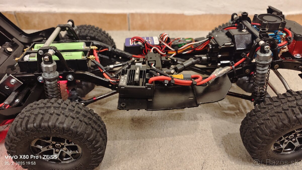 RC Jeep Wrangler 4x4 1:10 - 10