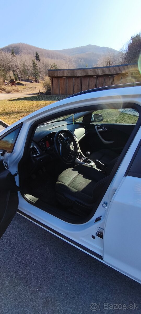 Opel Astra ST 1.7CDTi 92kw - 10