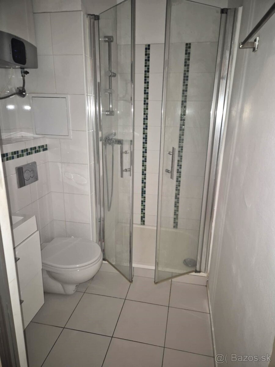 PREDAJ - Kompletne prerobená garsónka na VII. sídlisku v KN - 10