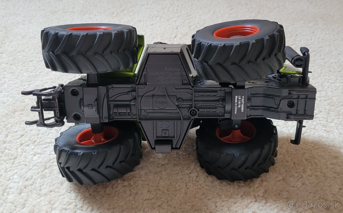 Siku traktor Claas Xerion 5000 1:32 - 10