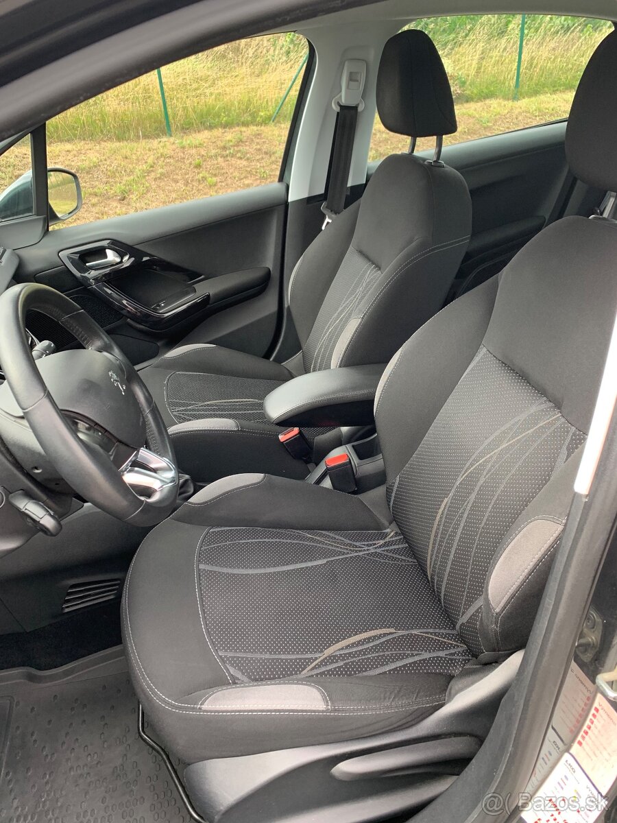 Peugeot 208 1.2 puretech - 10