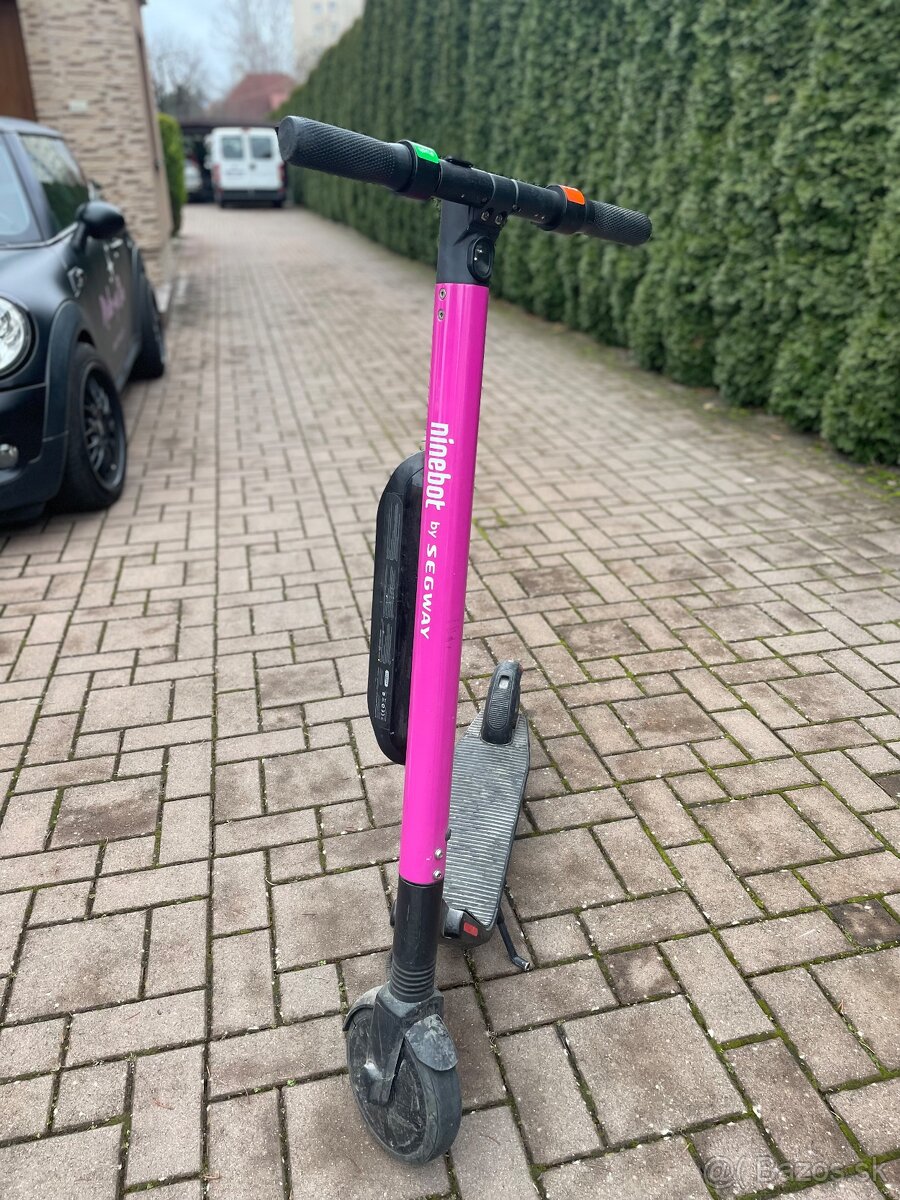 Elektrická kolobežka Nineboot by segway ružová/červená - 10