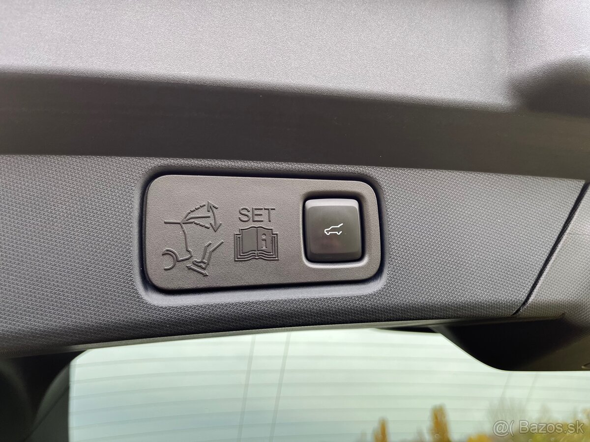 Ford Mustang Mach-E RWD - 10