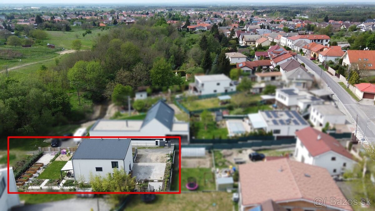REZERVOVANÉ Nízkoenergetický 5i samostatne stojaci rodinný - 10