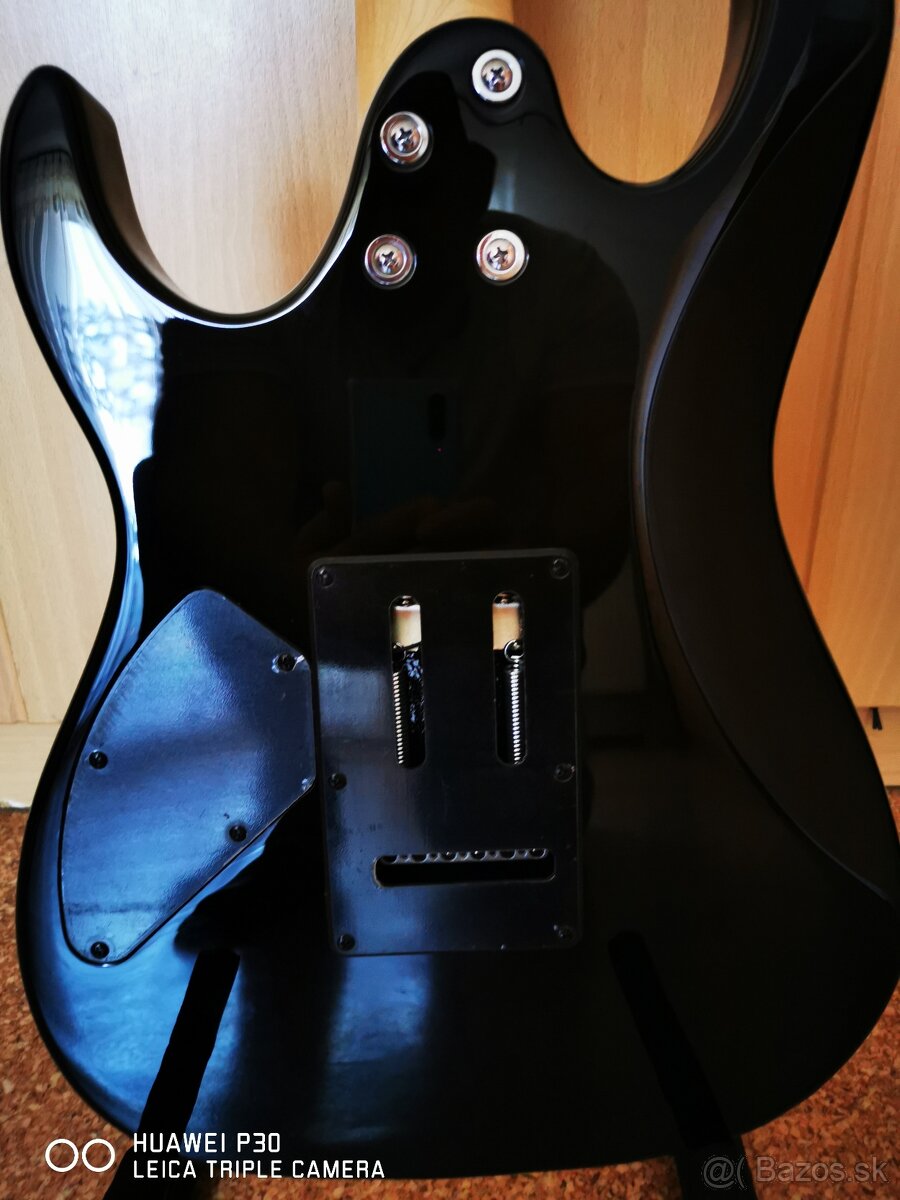 Elektrická gitara ibanez - 10