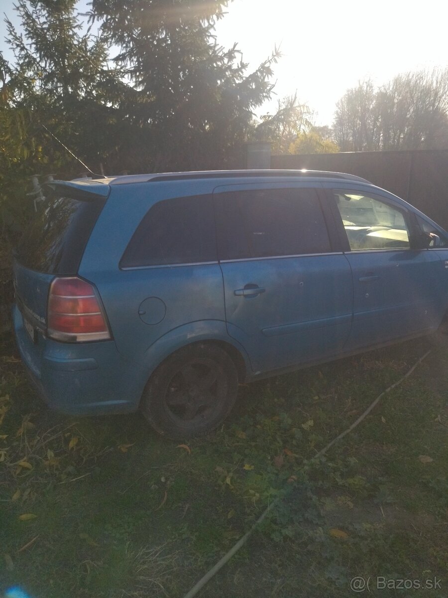 Opel Zafira na náhradné diely. - 10