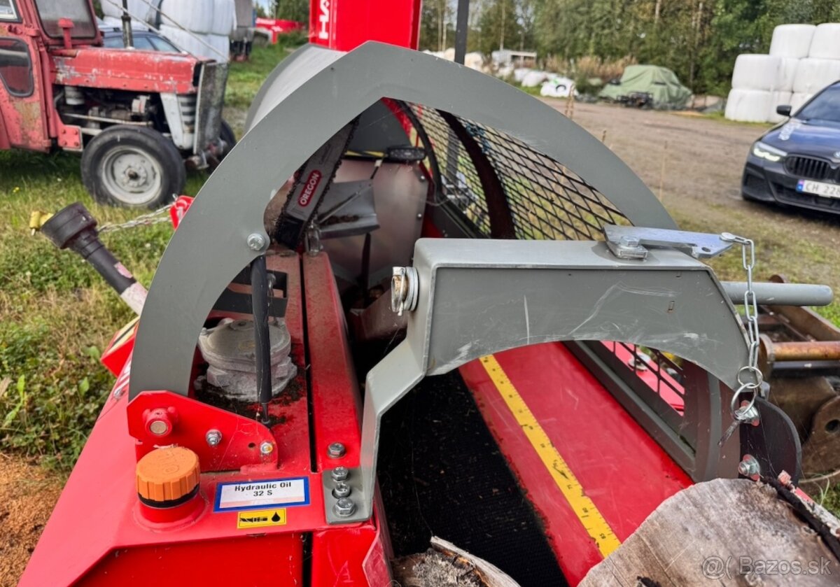 Štípací automat Hakki Pilke Falcon 35 plus podávací stůl 371 - 10