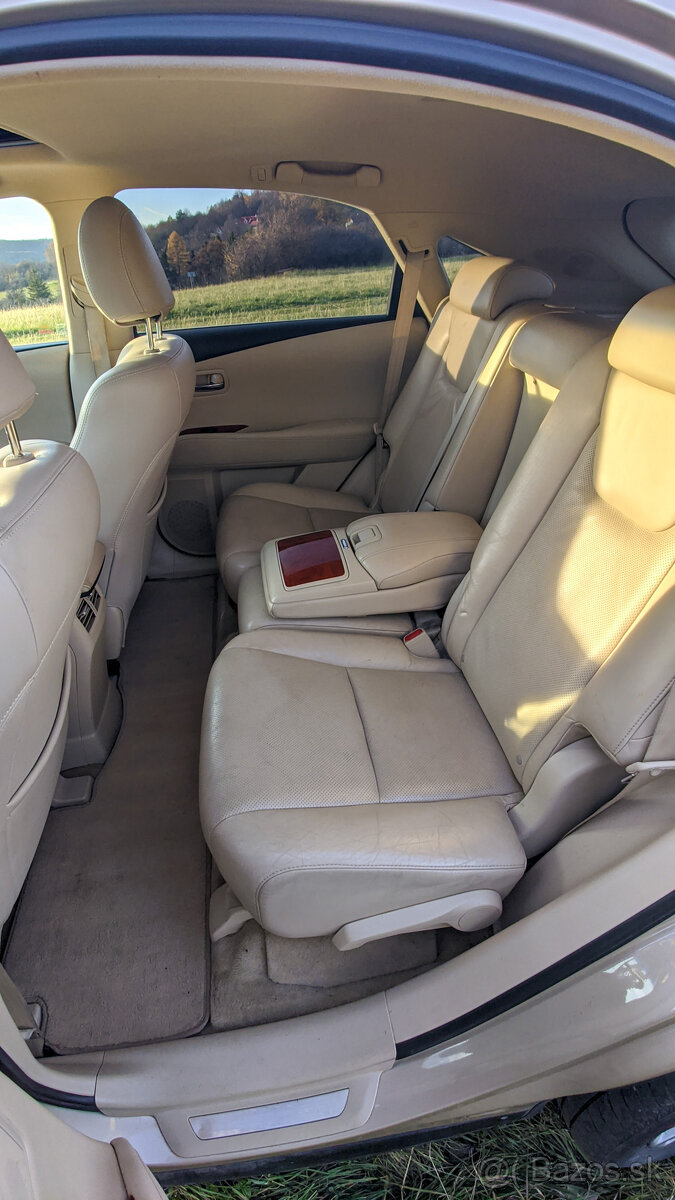 Lexus RX 450h Hybrid - 10