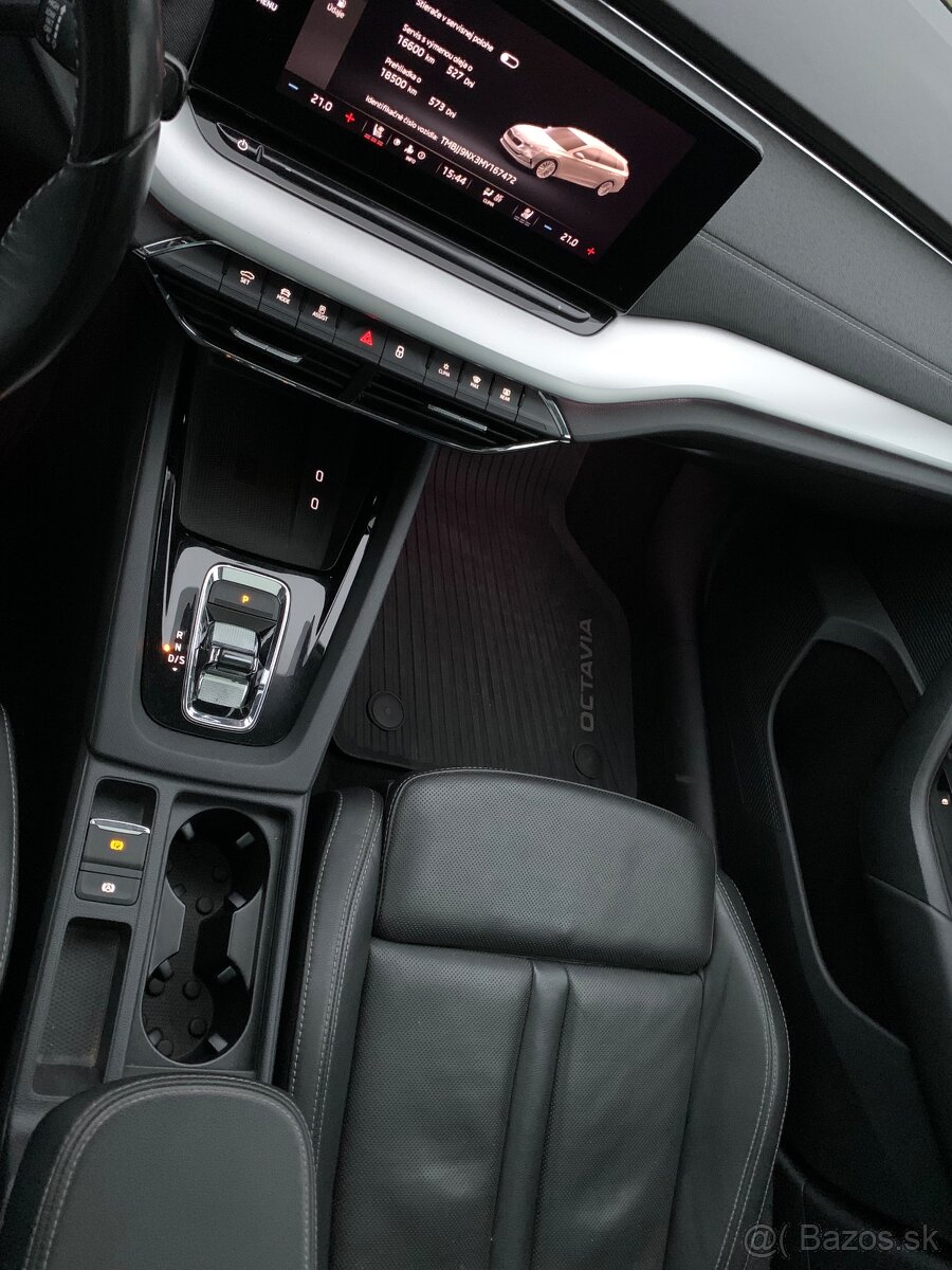 Škoda Octavia IV 110kw/combi/virtual/koža/panorama/tazne - 10