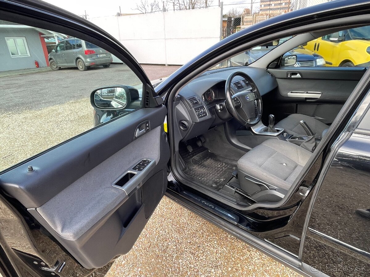 Volvo S40, 1.6D 80kwVYHŘEV.SEDNOVÁ STK - 10