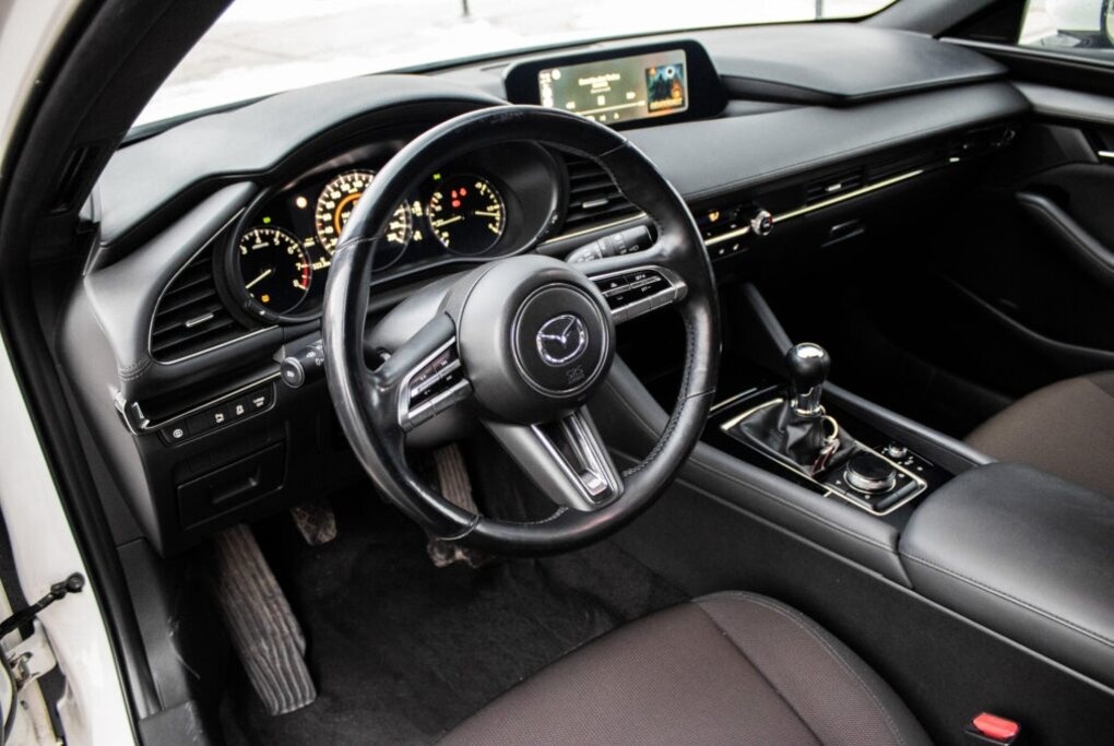 Mazda 3 90kW (2020). - 10