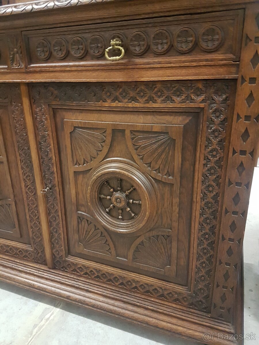 Starožitný nabytok - 10