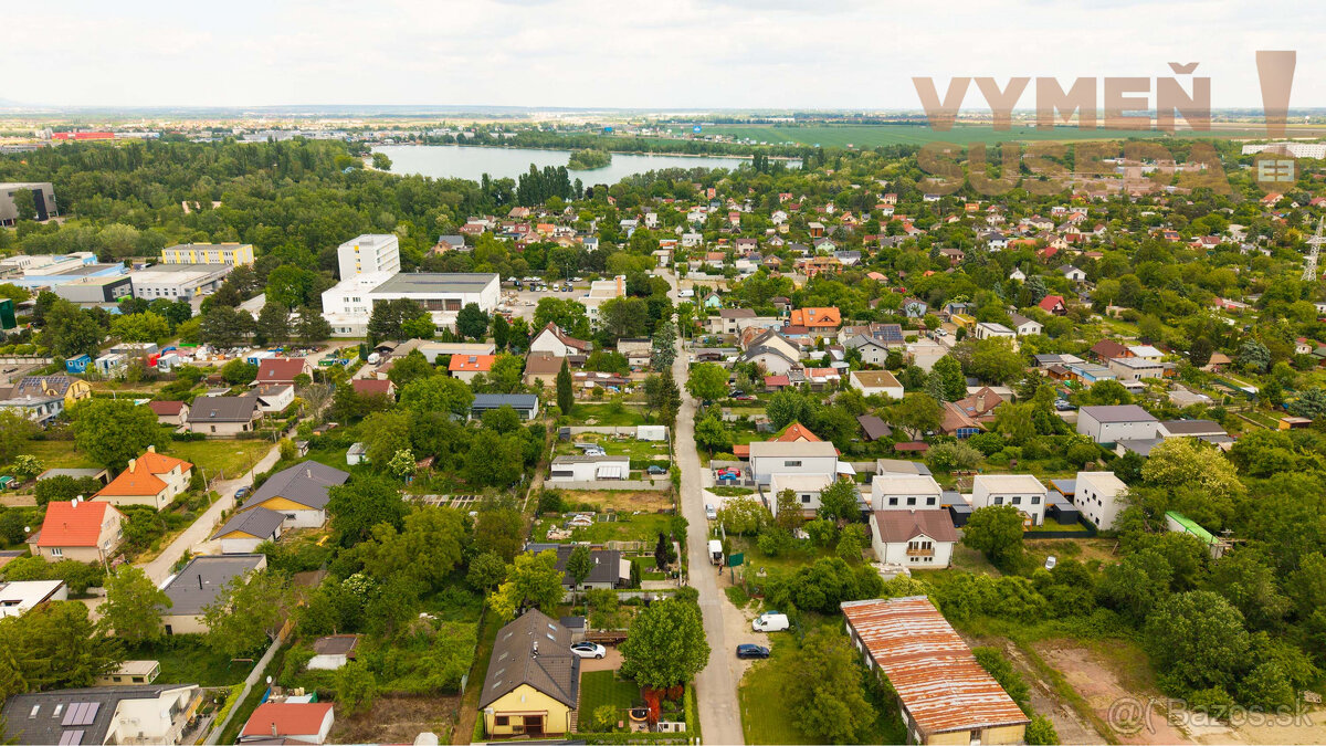 VYMEŇ SUSEDA - VÝNIMOČNÝ STAVEBNÝ POZEMOK, BOČNÁ ULICA, BRA - 10