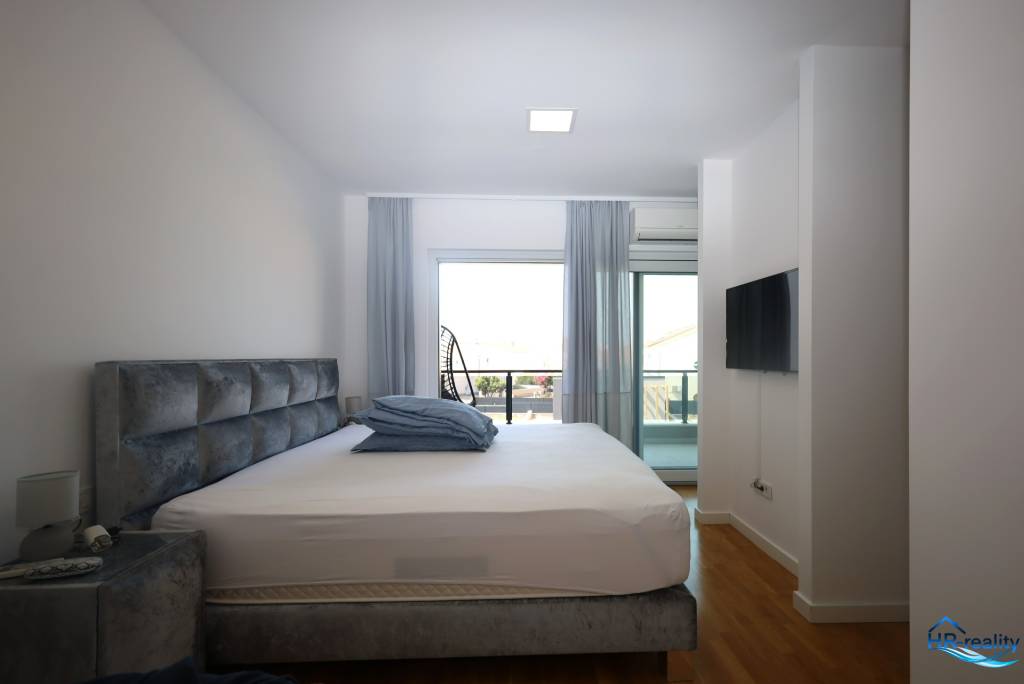 Vodice, Srima – dom s bazénom a strešnou terasou - 10