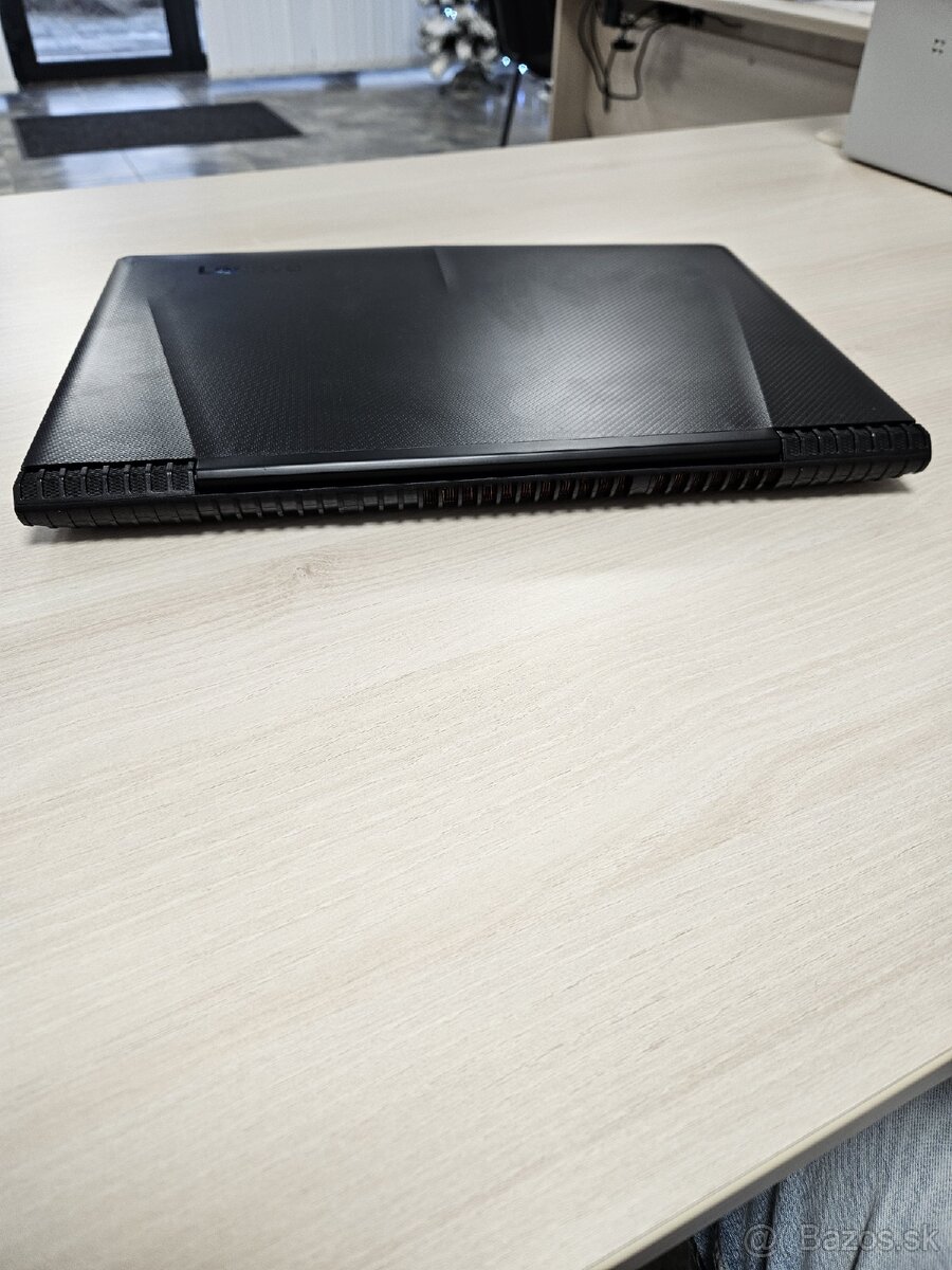 Predam herný notebook LENOVO LEGION Intel Core-i7 - 10