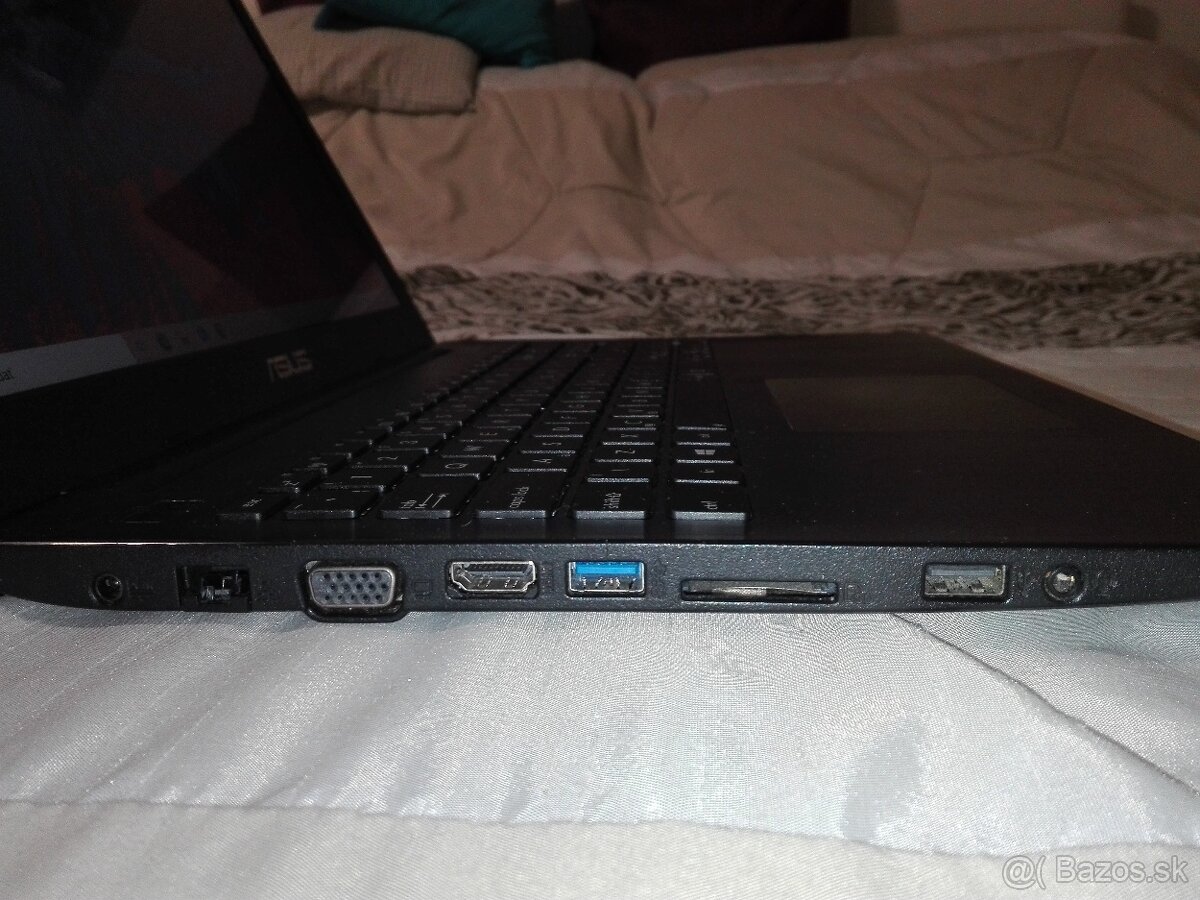 Asus X553. 4-Jadro. SSD 128 GB. Nová 8 GB RAM. - 10