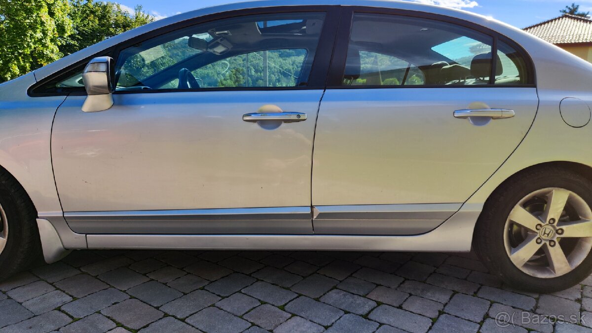Spoľahlivá Honda Civic 1.8 Automat – STK/EK do 2027 103
- 10