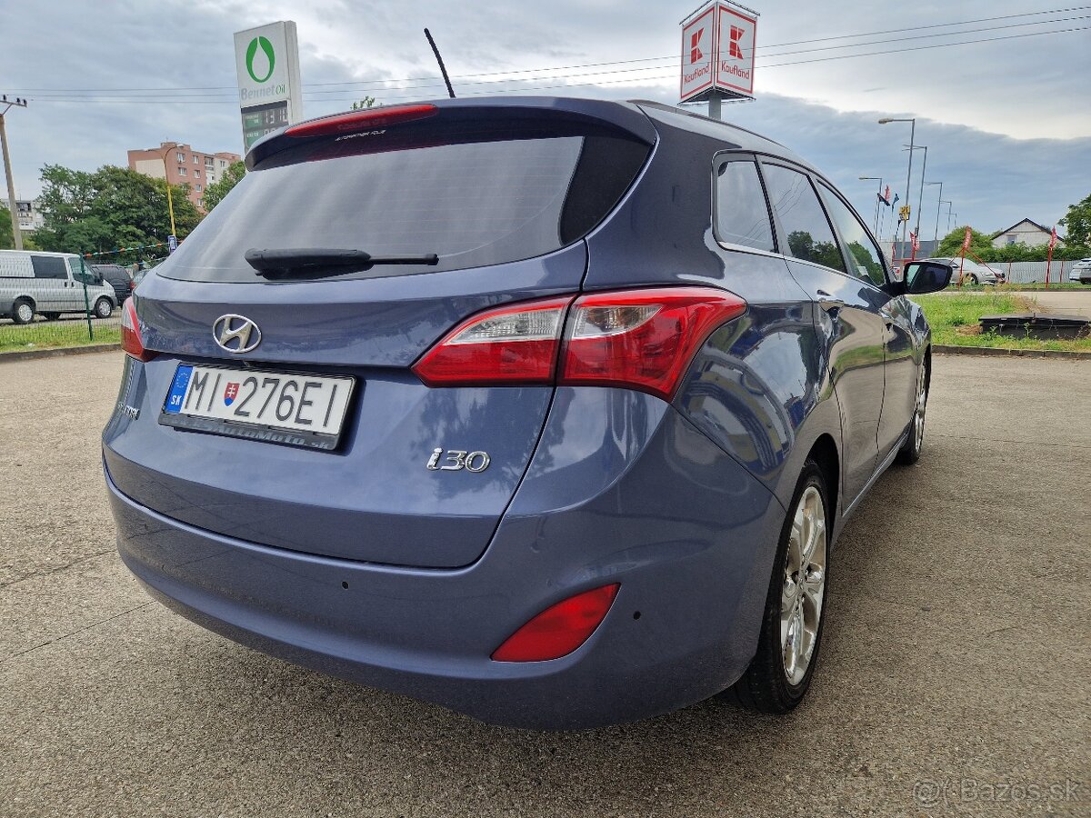 Hyundai i30 CW 1.6i CRDi HP 16V DOHC Style - 10
