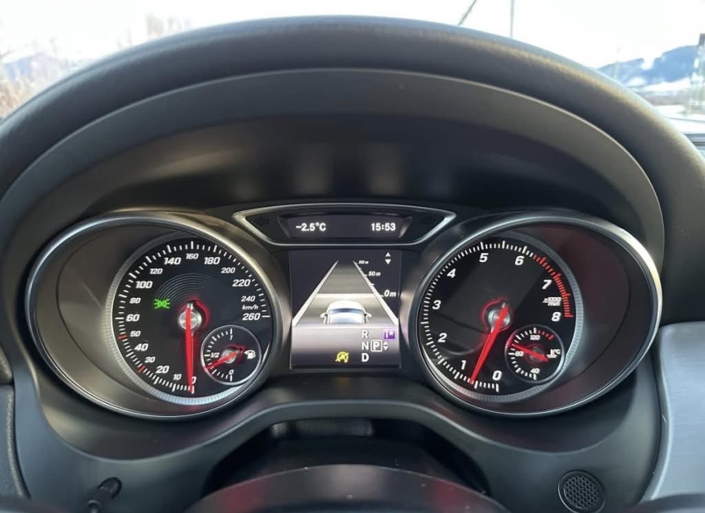 Mercedes-Benz CLA 220 Shooting Brake - 10