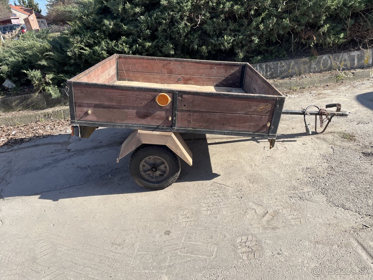 Prívesný vozík - 10