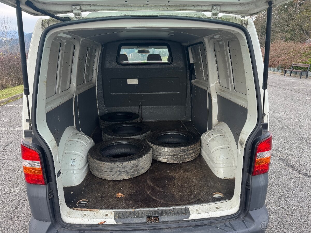 Volkswagen Transporter T5 1,9 TDi 75kW - 10