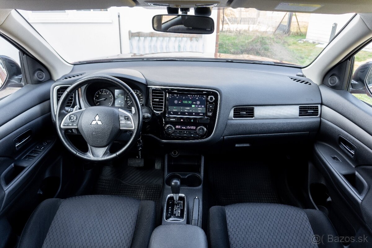 Mitsubishi Outlander 2.0 MIVEC 4x4 automat - 10