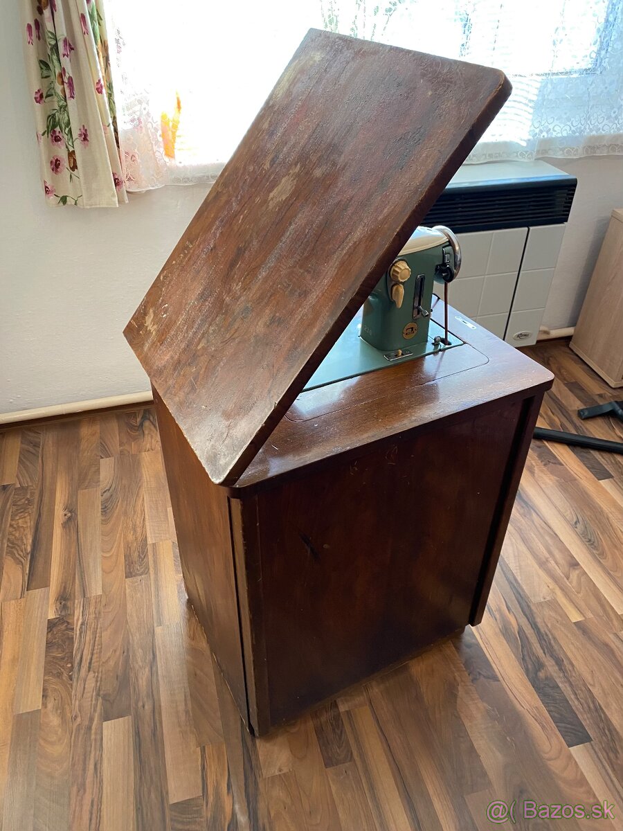 Mechanický Šijací stroj Lada 236 - 10