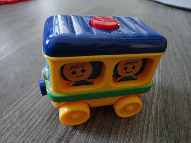 Elektrický VLÁČIK so zvukom - plastový - 10