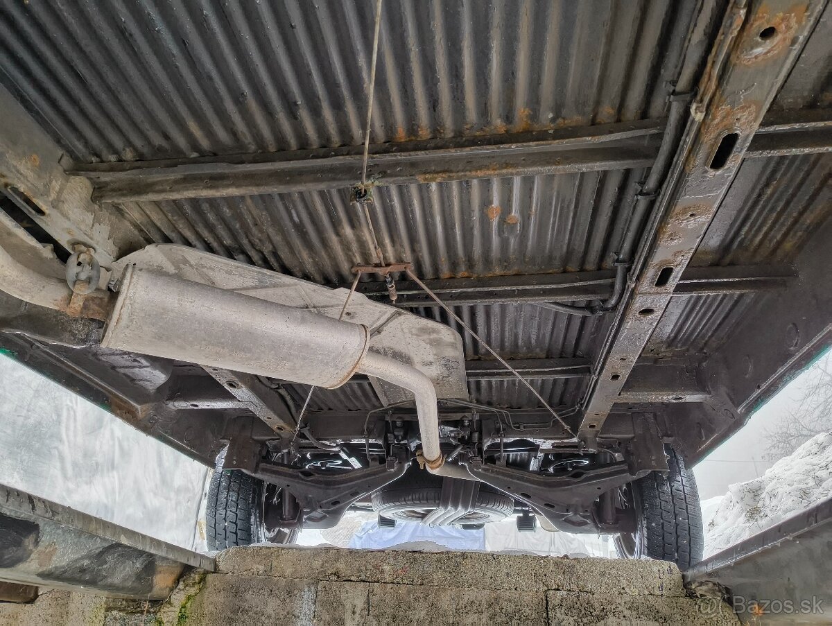 VW Transporter T4 2.4D - 10