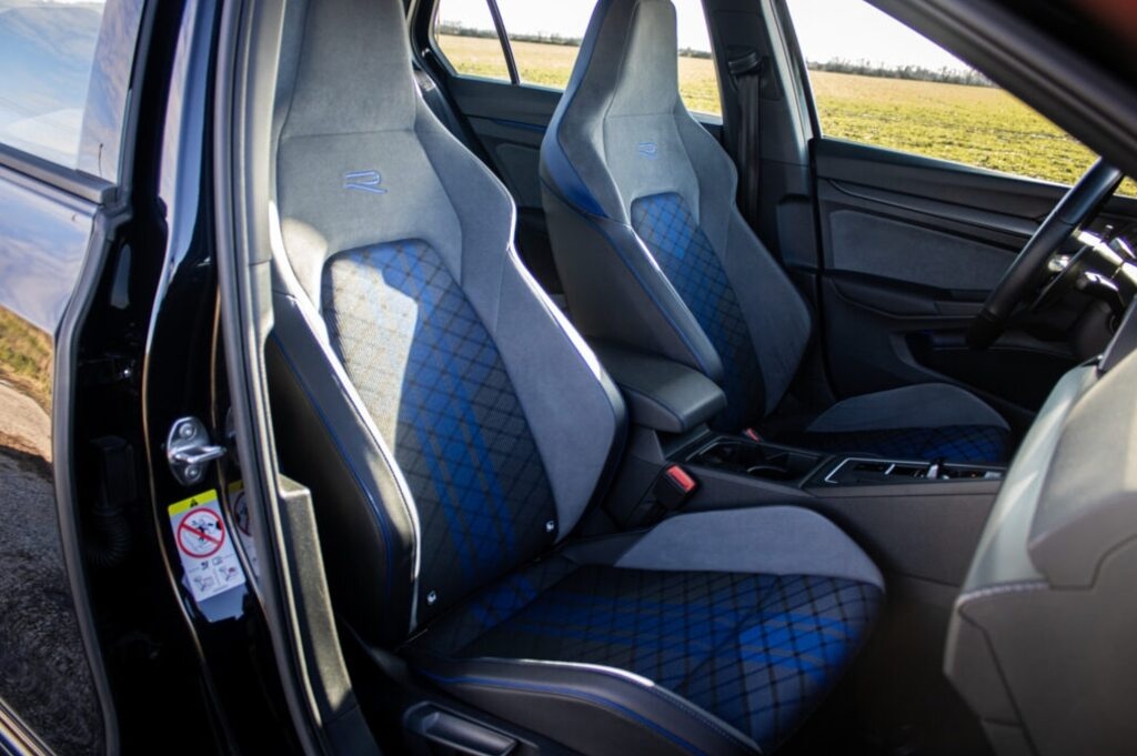 Volkswagen Golf 8 R Hatchback - 10